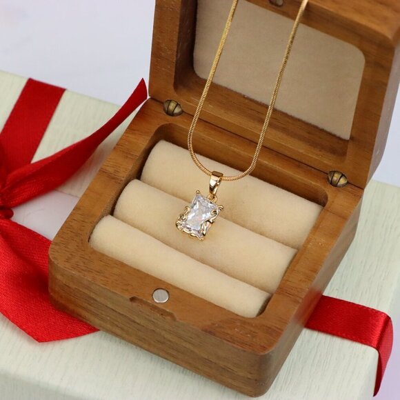 "Elegant Rose Gold Pendant with Rectangle Crystal and Filigree Frame, XPPT1383 - Picture 6 of 13